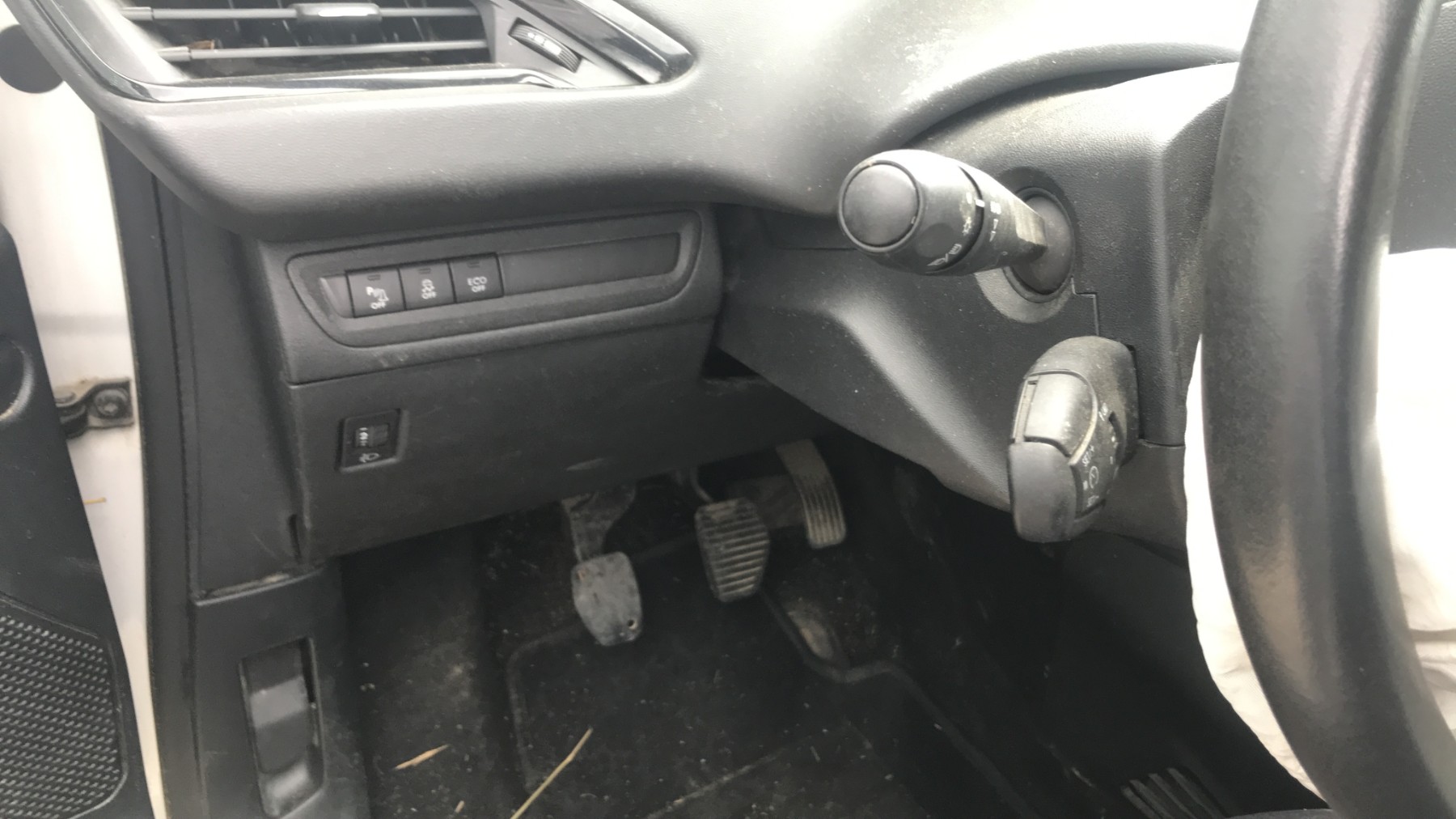 Image PEUGEOT 208 1