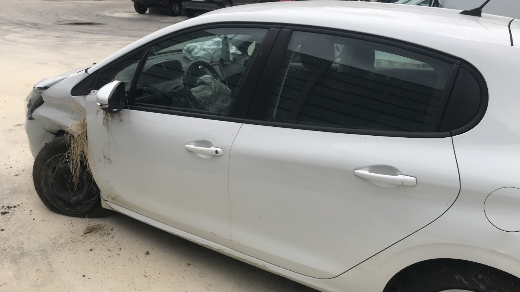 Image PEUGEOT 208 1