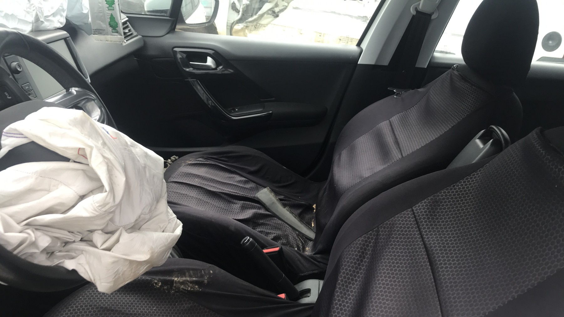 Image PEUGEOT 208 1