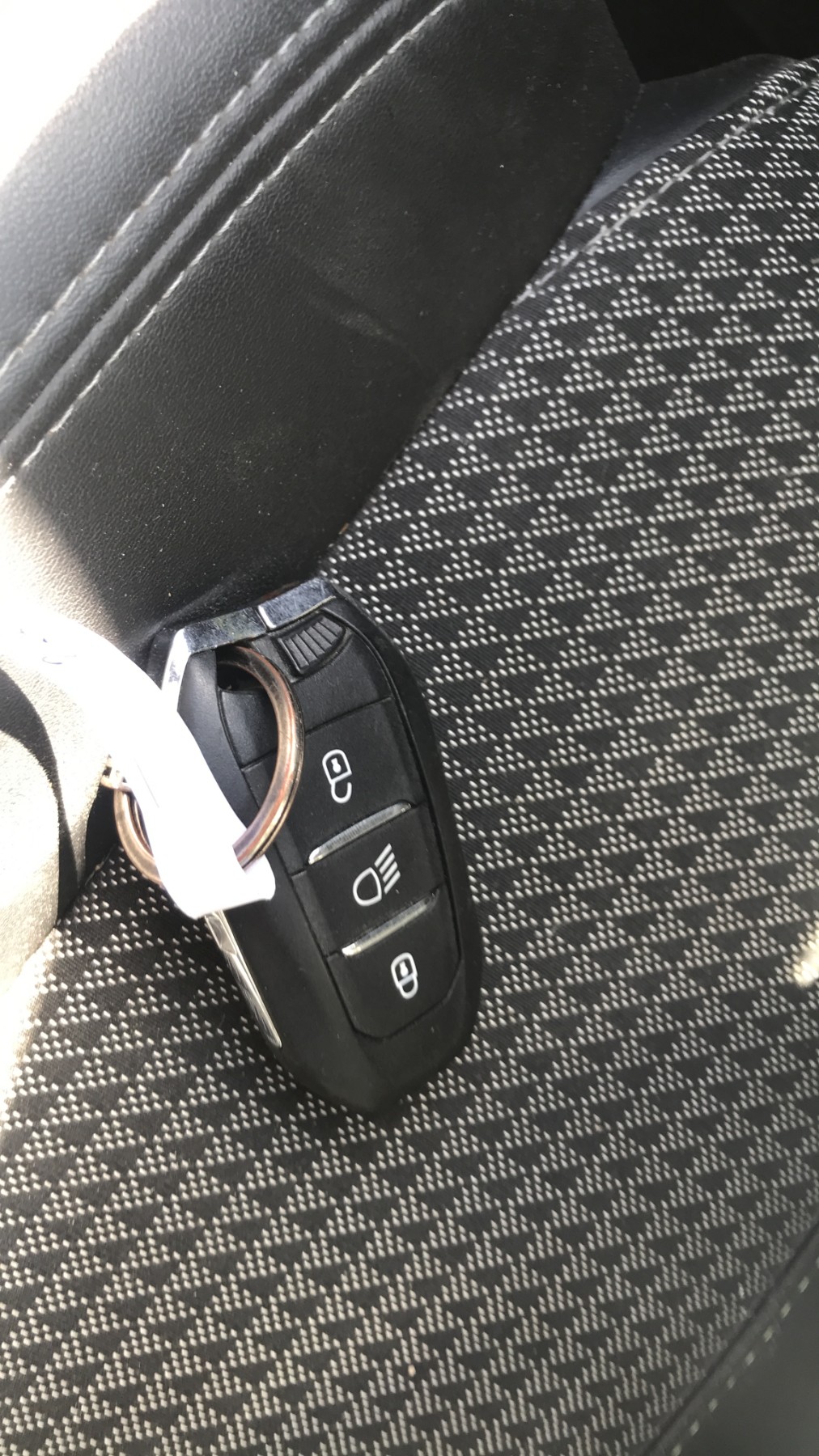 Image PEUGEOT 208 2