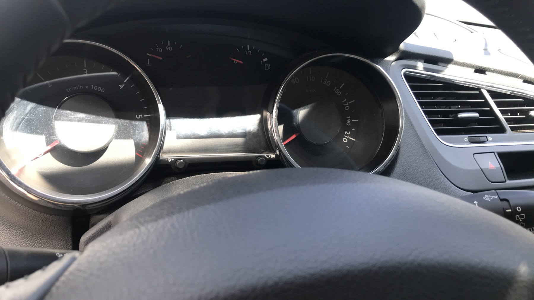 Image PEUGEOT 5008 1