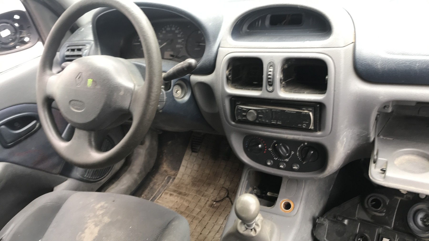 Image RENAULT CLIO 1