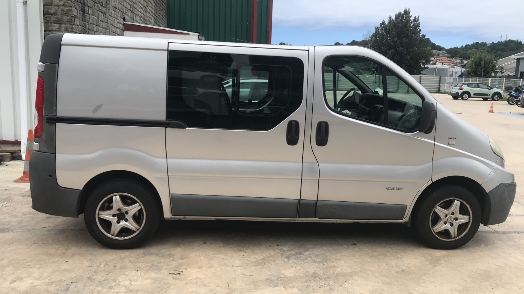 Image RENAULT TRAFIC 2