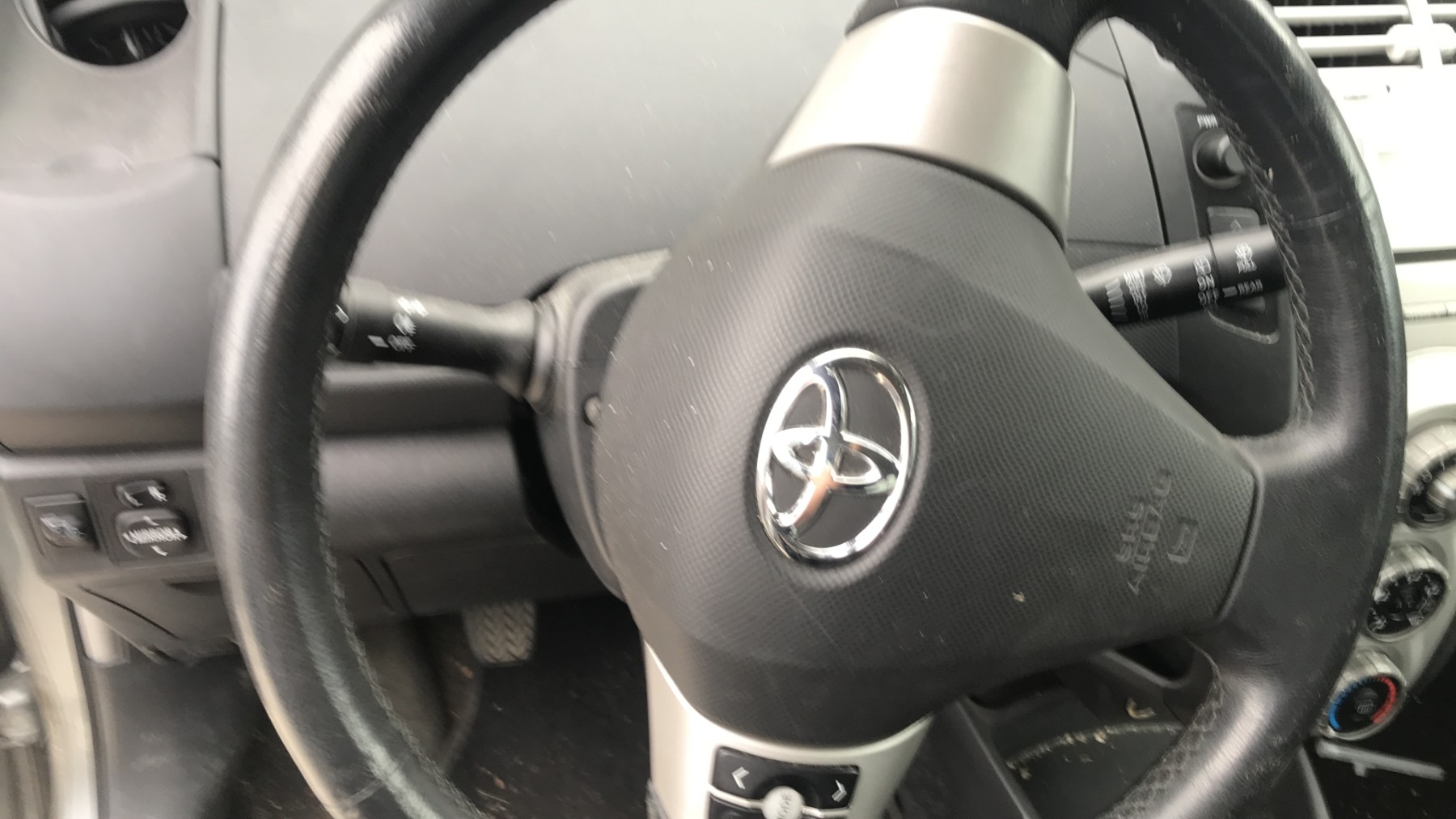 Image TOYOTA YARIS 2