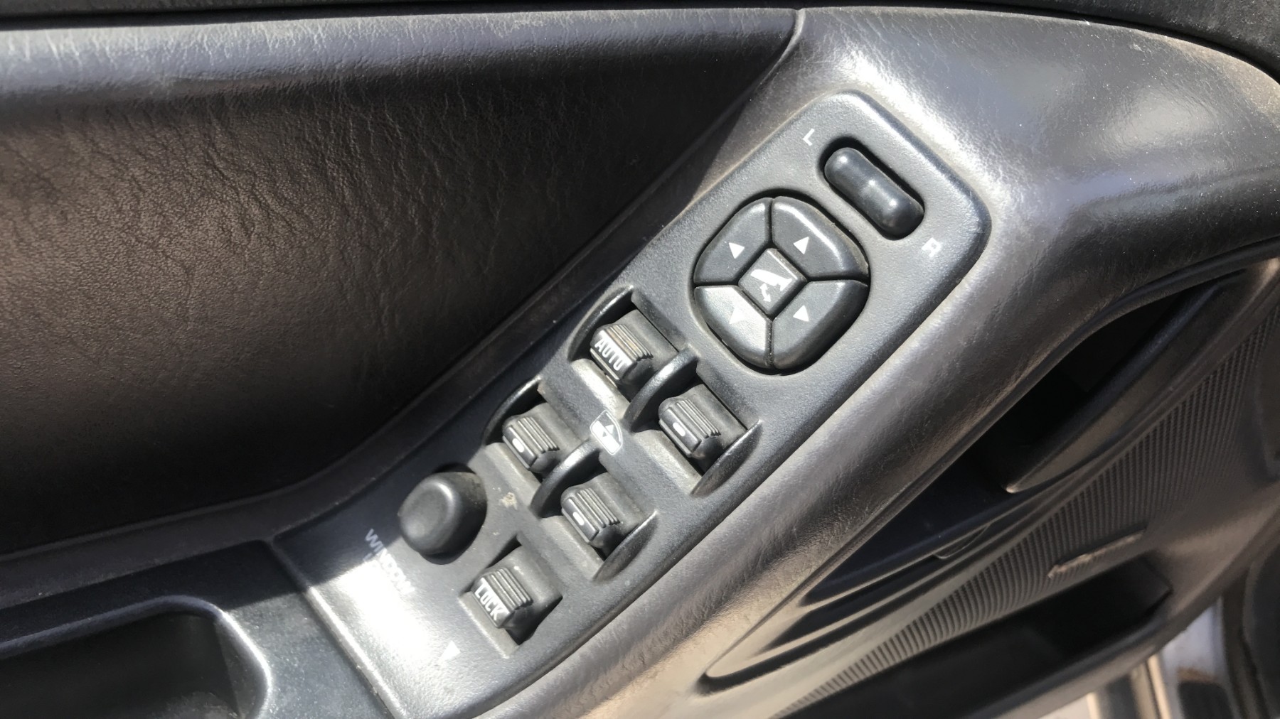 Image JEEP GRAND CHEROKEE 1