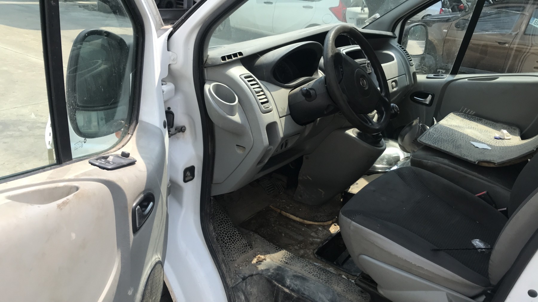 Image OPEL VIVARO 1