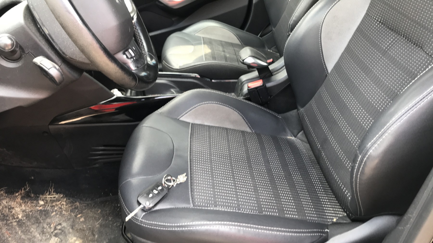 Image PEUGEOT 2008 1