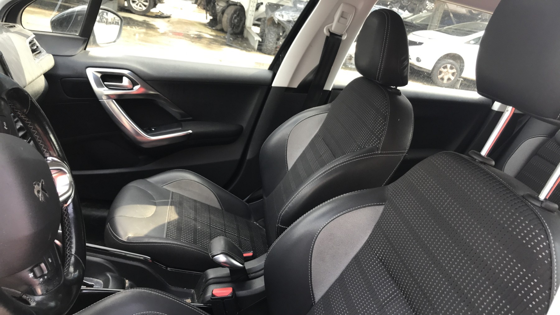 Image PEUGEOT 2008 1