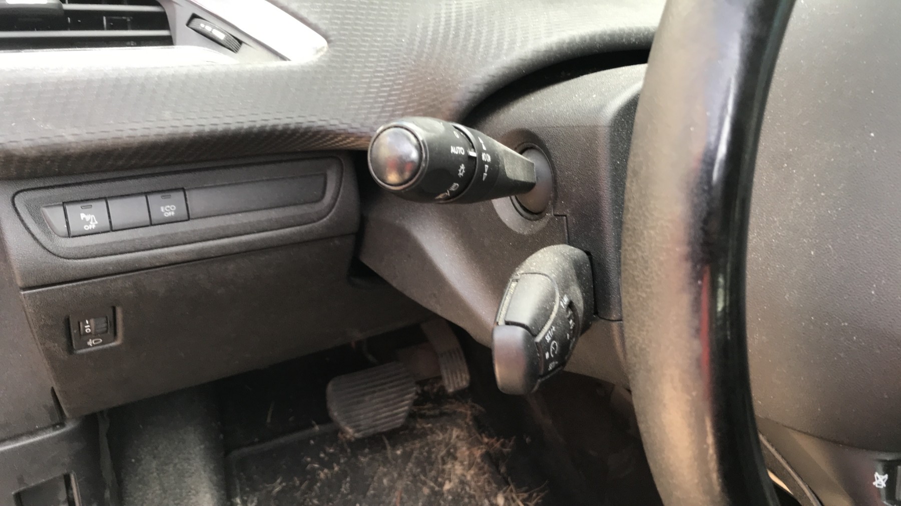 Image PEUGEOT 2008 1