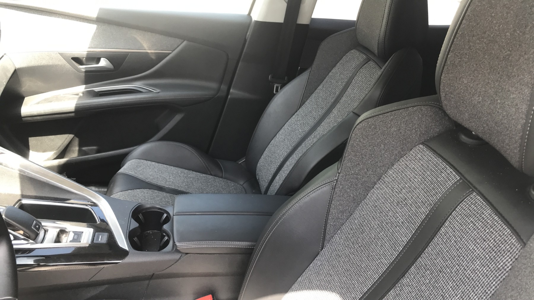 Image PEUGEOT 3008 2