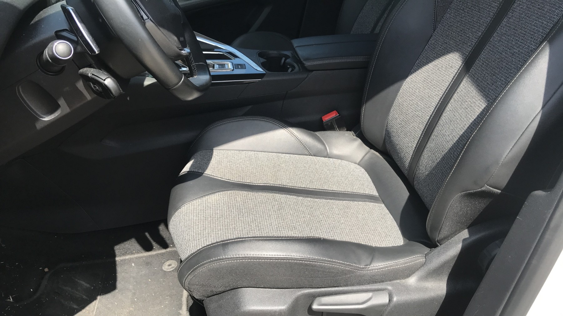 Image PEUGEOT 3008 2