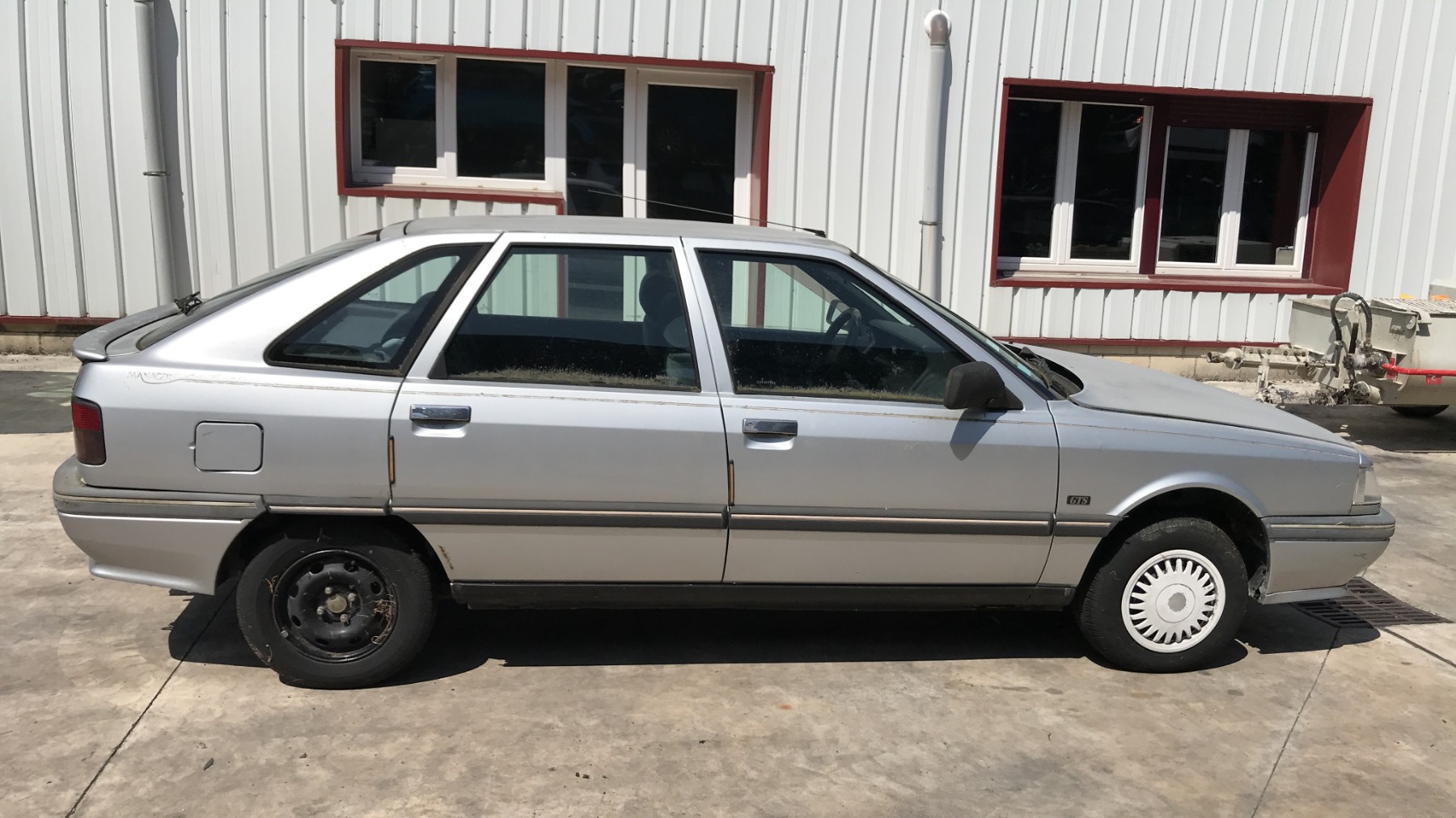 Image RENAULT R21