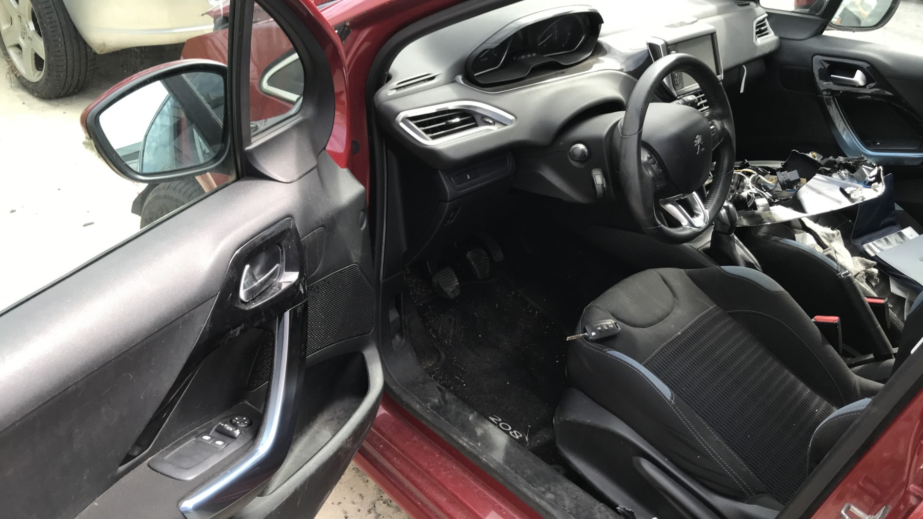 Image PEUGEOT 208 1