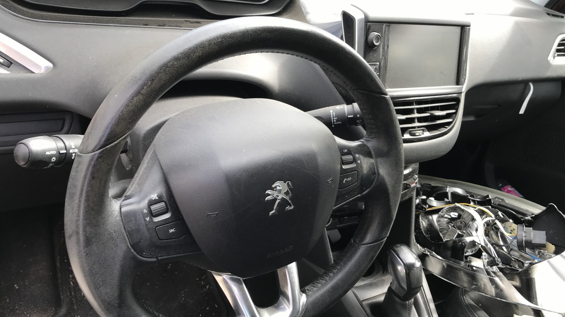 Image PEUGEOT 208 1