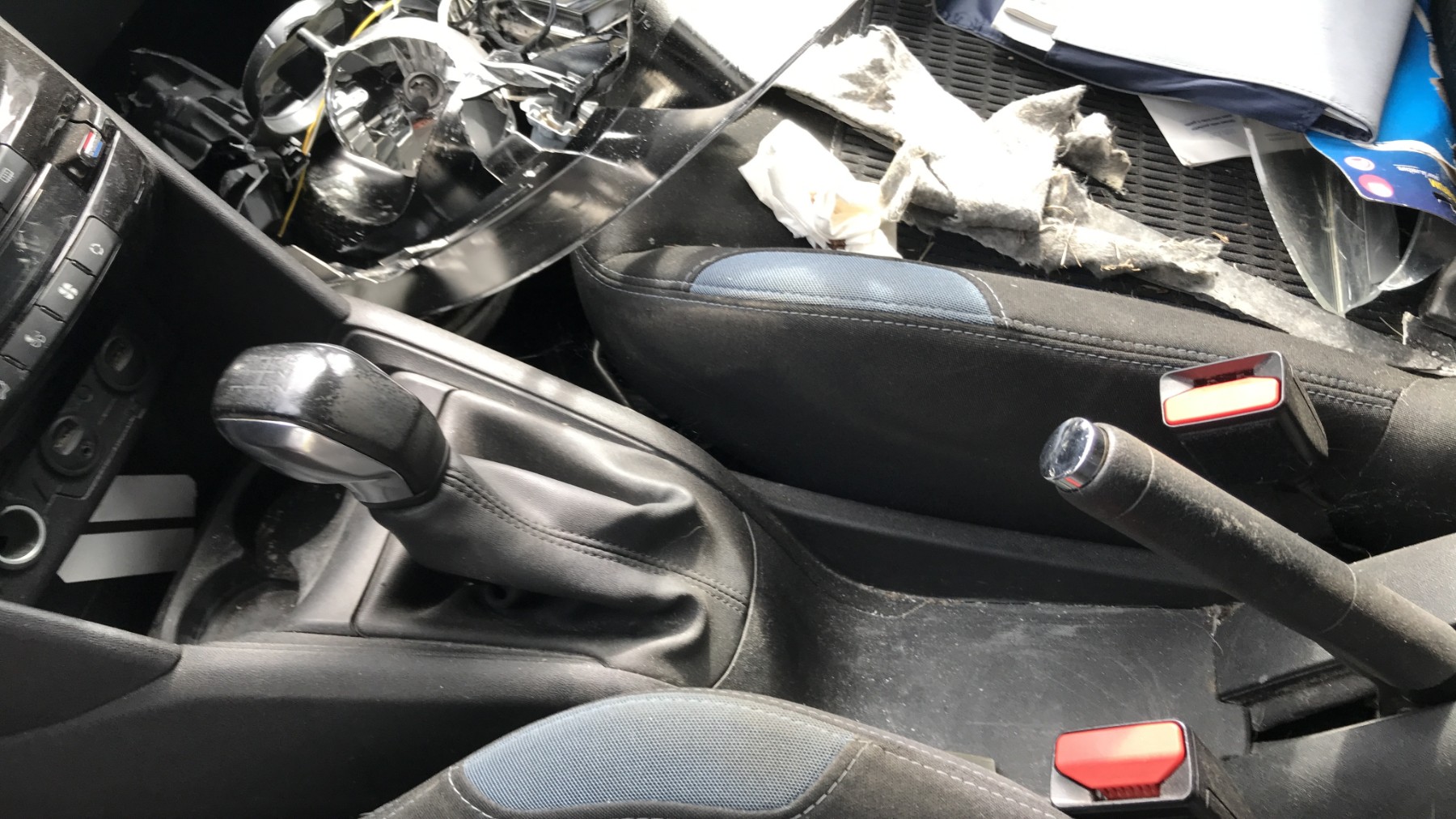 Image PEUGEOT 208 1