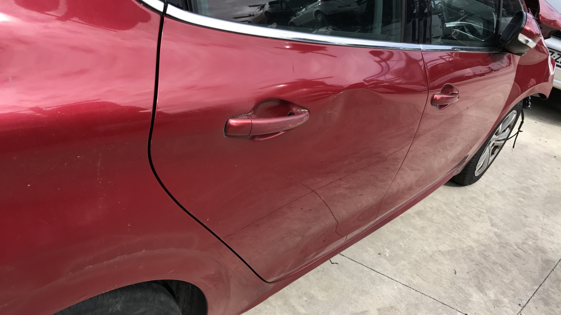 Image PEUGEOT 208 1