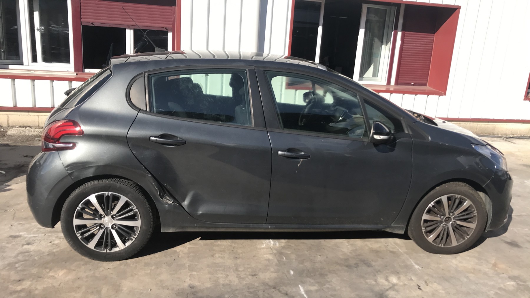 Image PEUGEOT 208 1