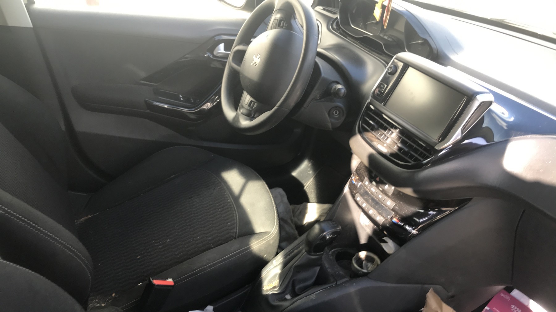 Image PEUGEOT 208 1