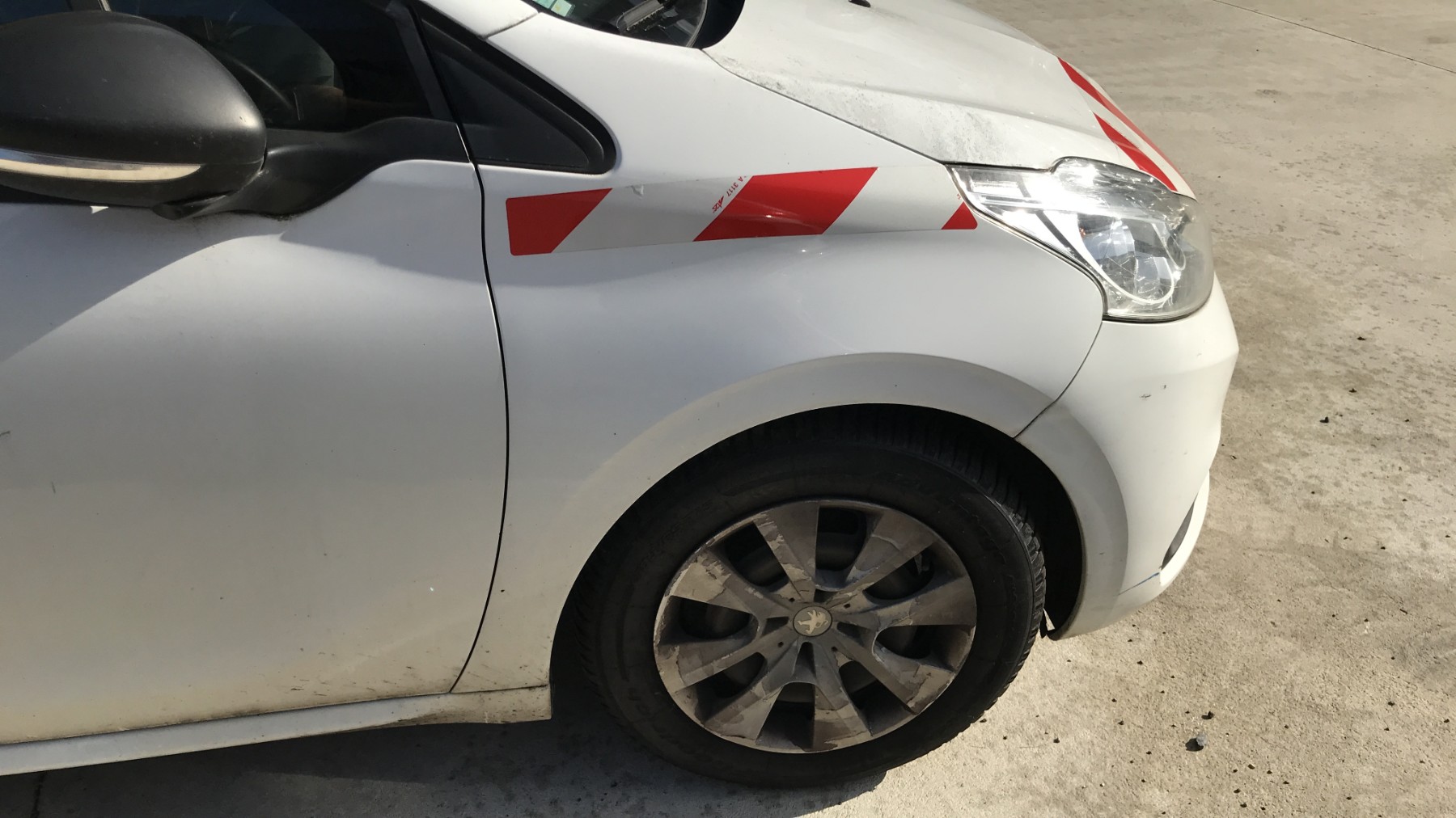 Image PEUGEOT 208 1