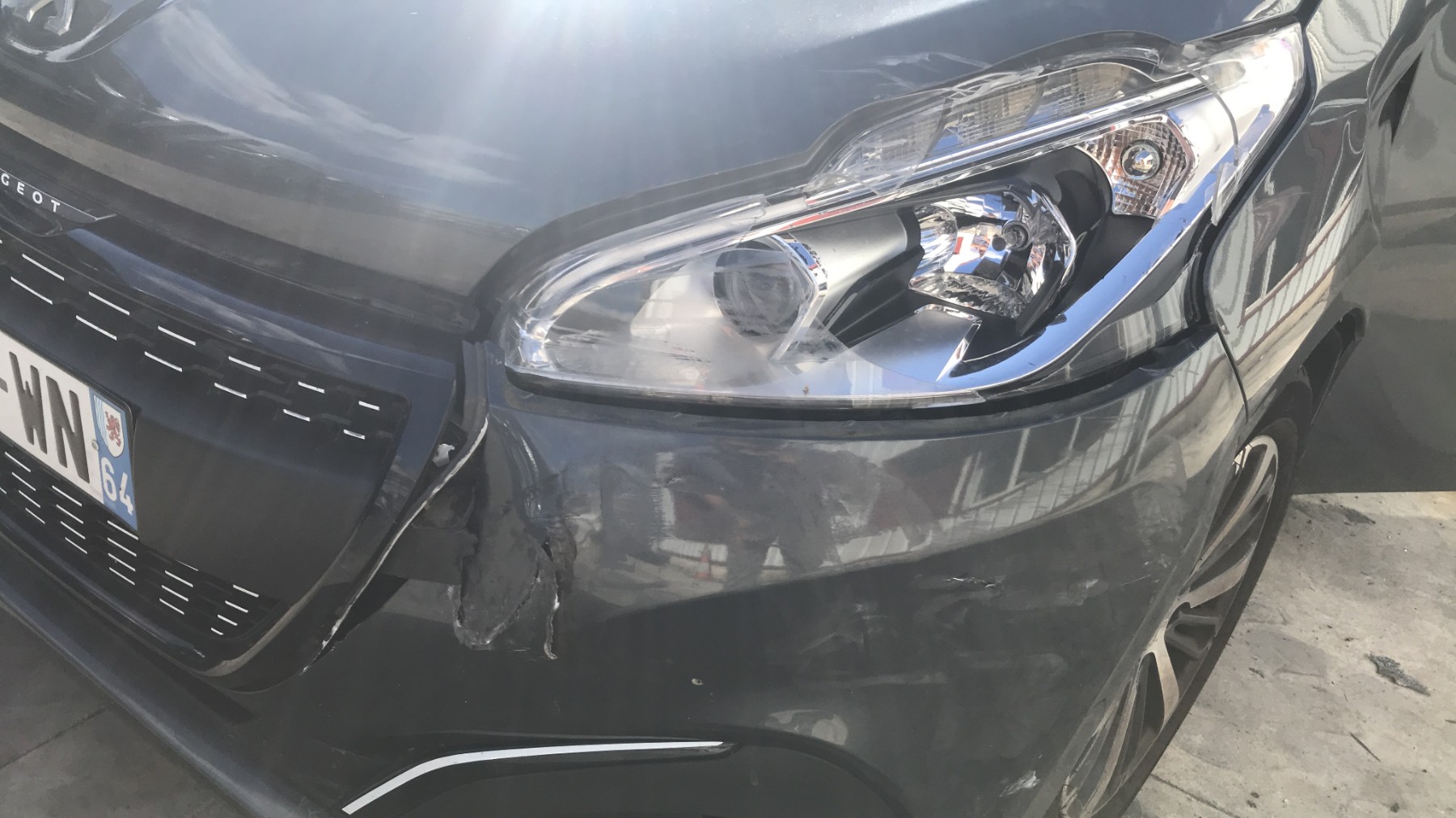 Image PEUGEOT 208 1