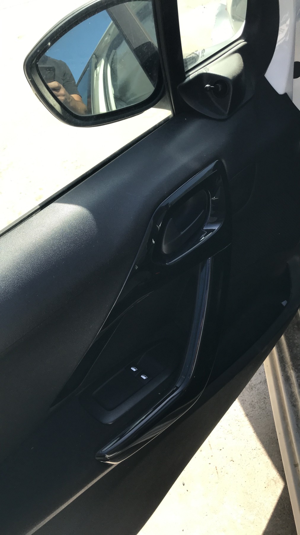 Image PEUGEOT 208 1
