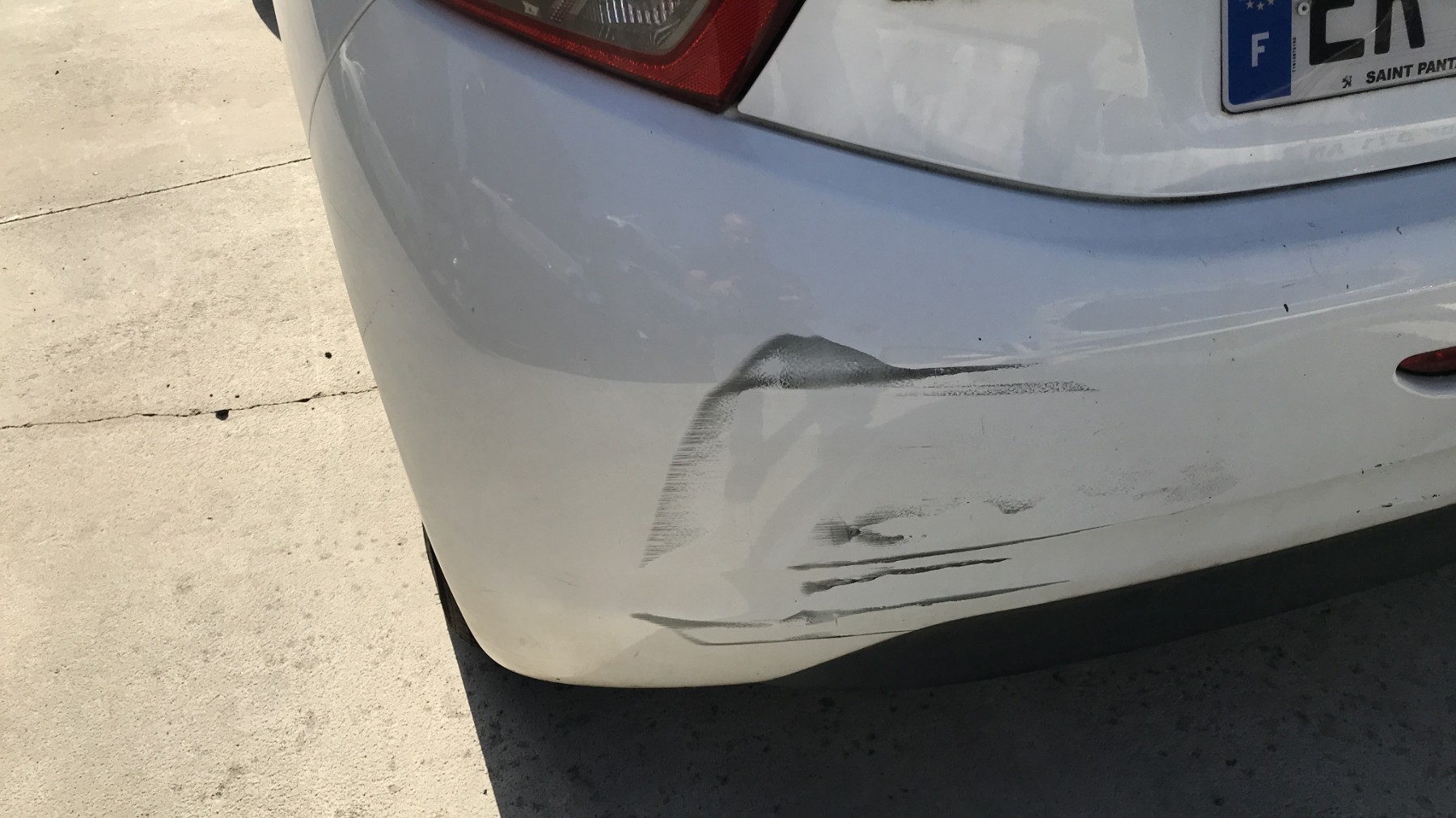 Image PEUGEOT 208 1