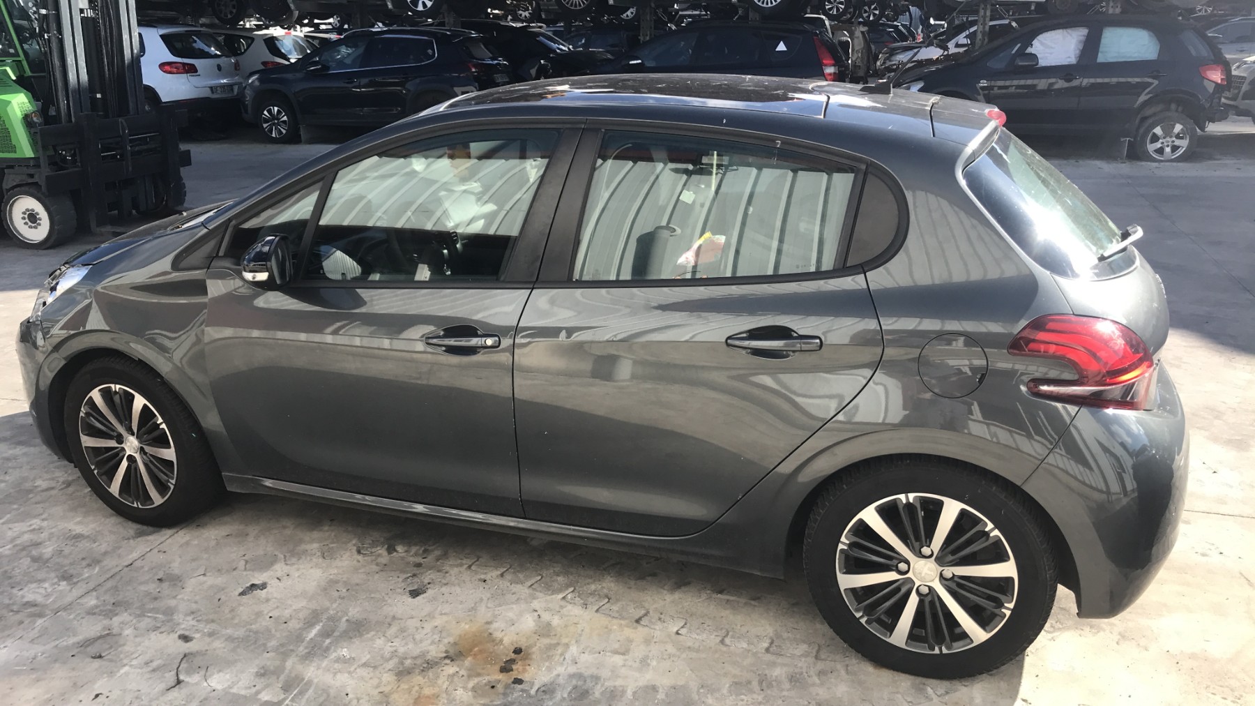 Image PEUGEOT 208 1