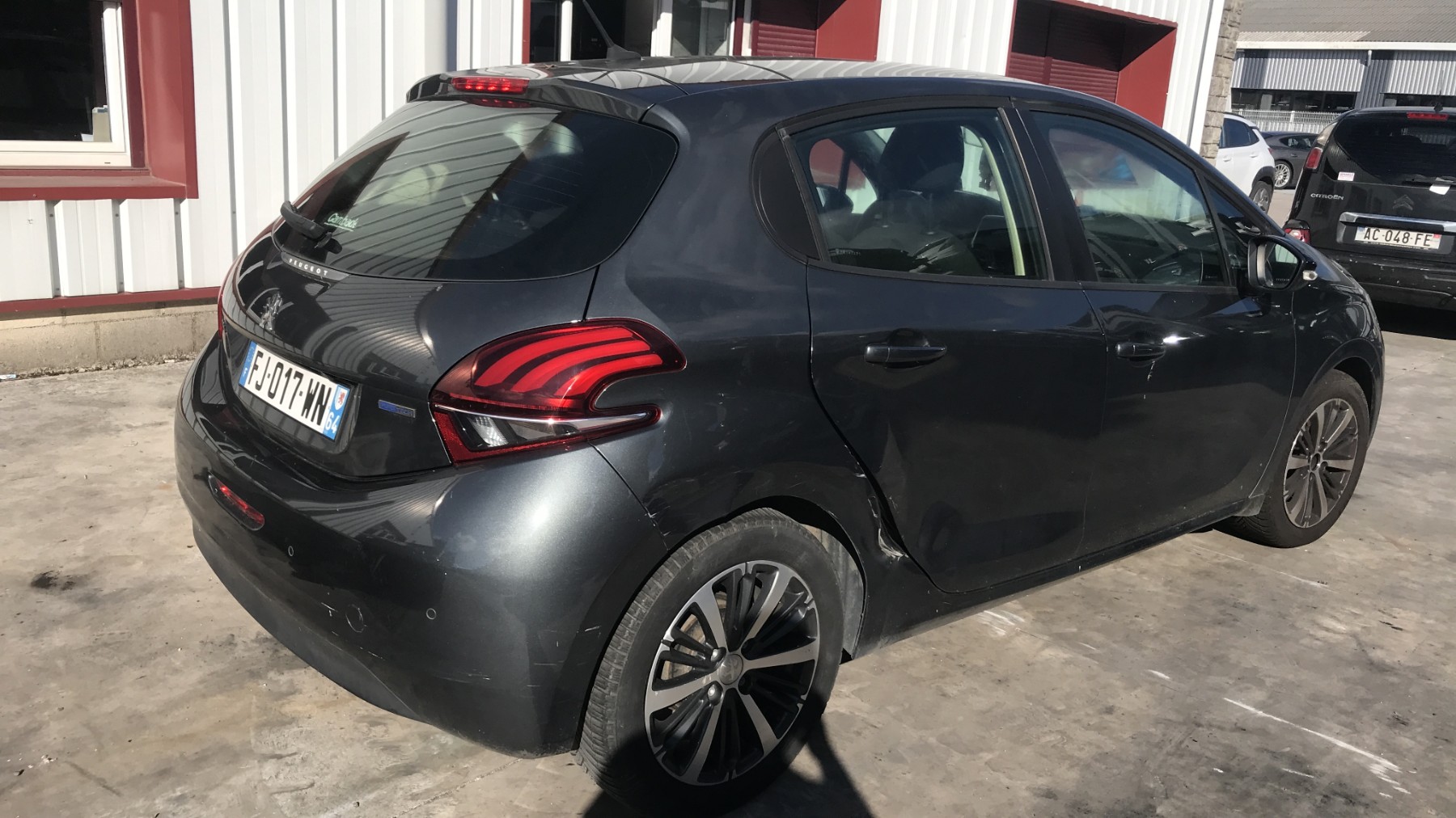 Image PEUGEOT 208 1