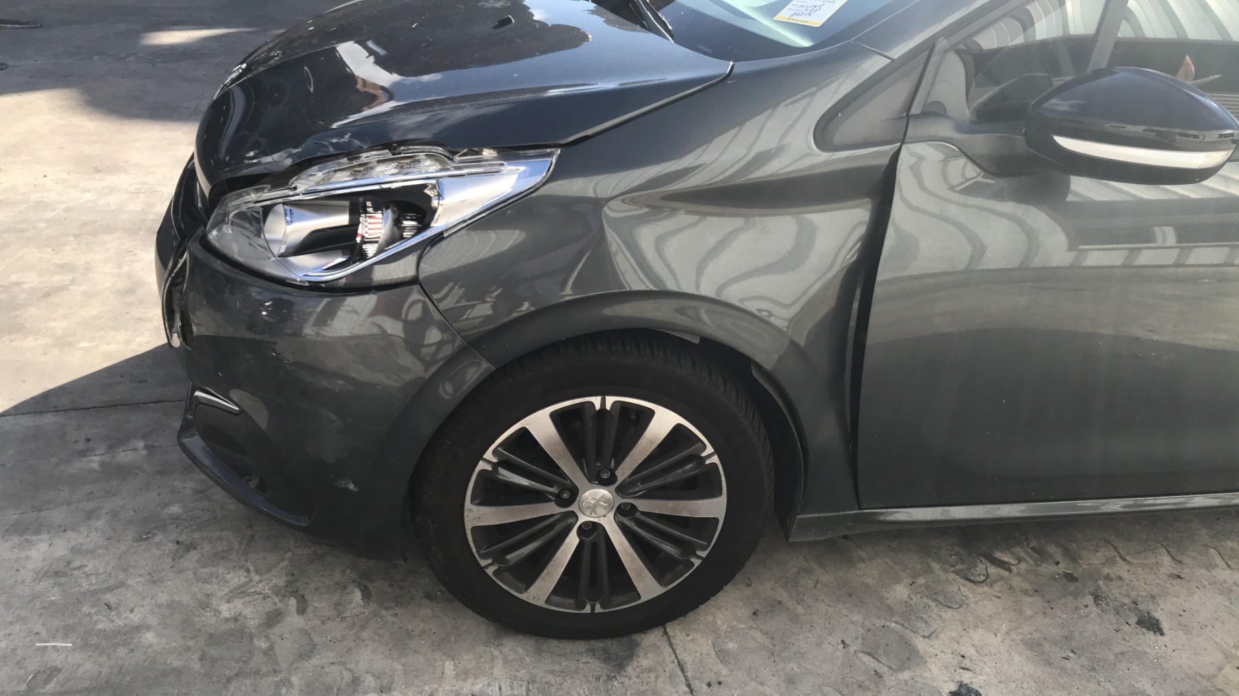 Image PEUGEOT 208 1