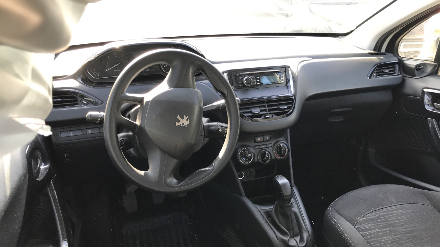 Image PEUGEOT 208 1