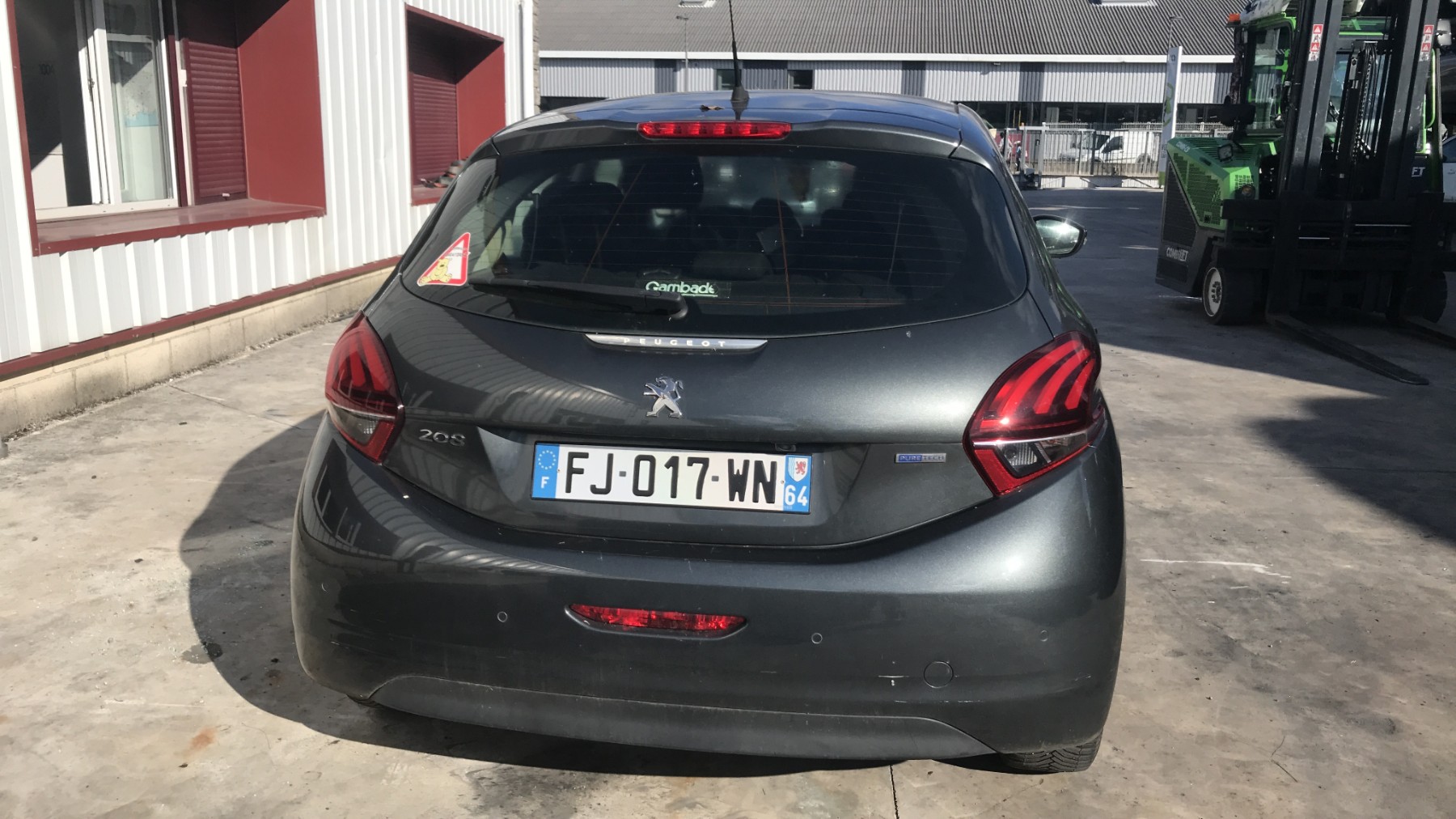 Image PEUGEOT 208 1