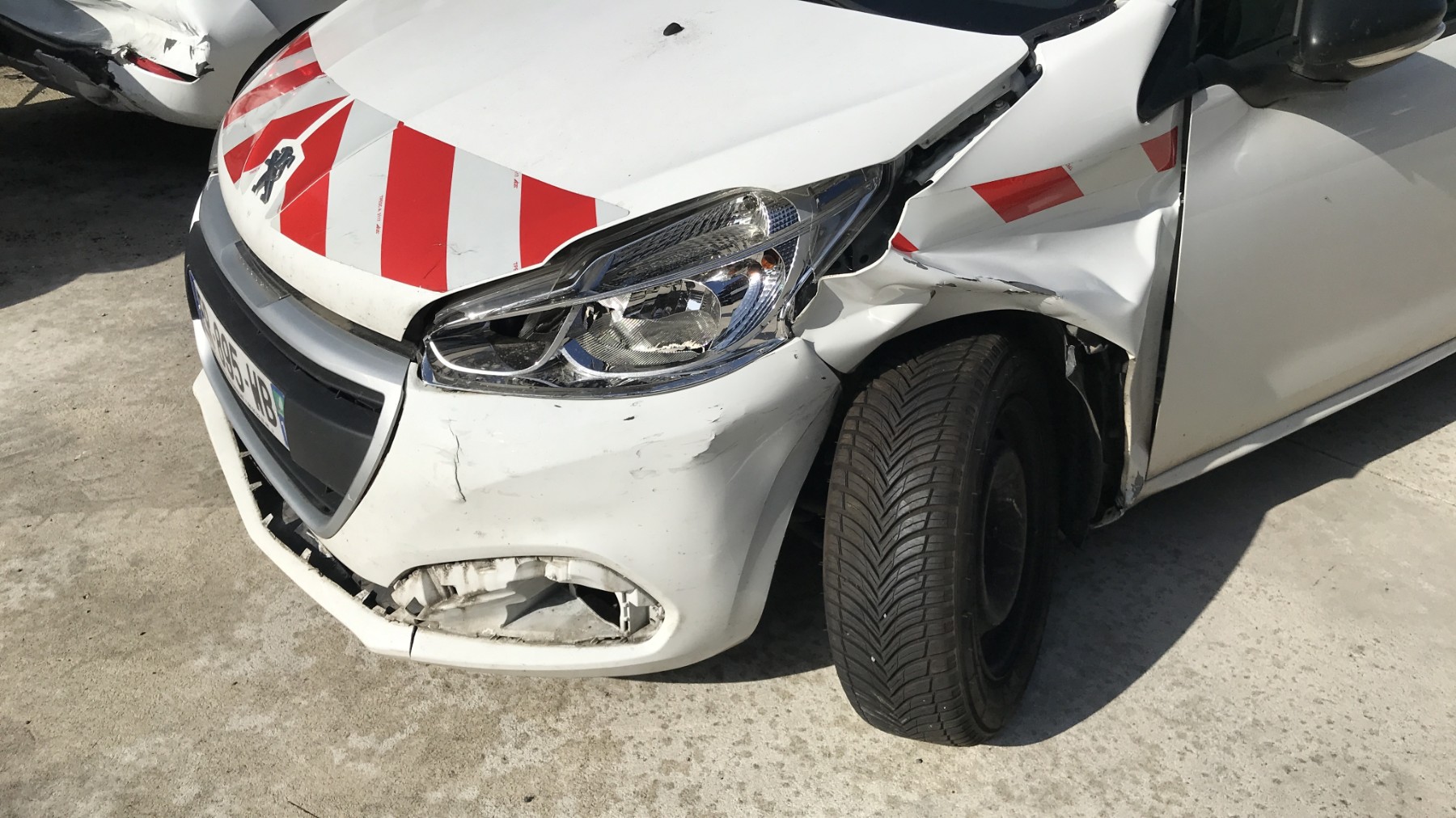 Image PEUGEOT 208 1