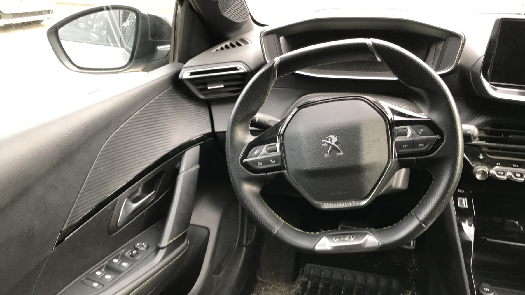 Image PEUGEOT 208 2