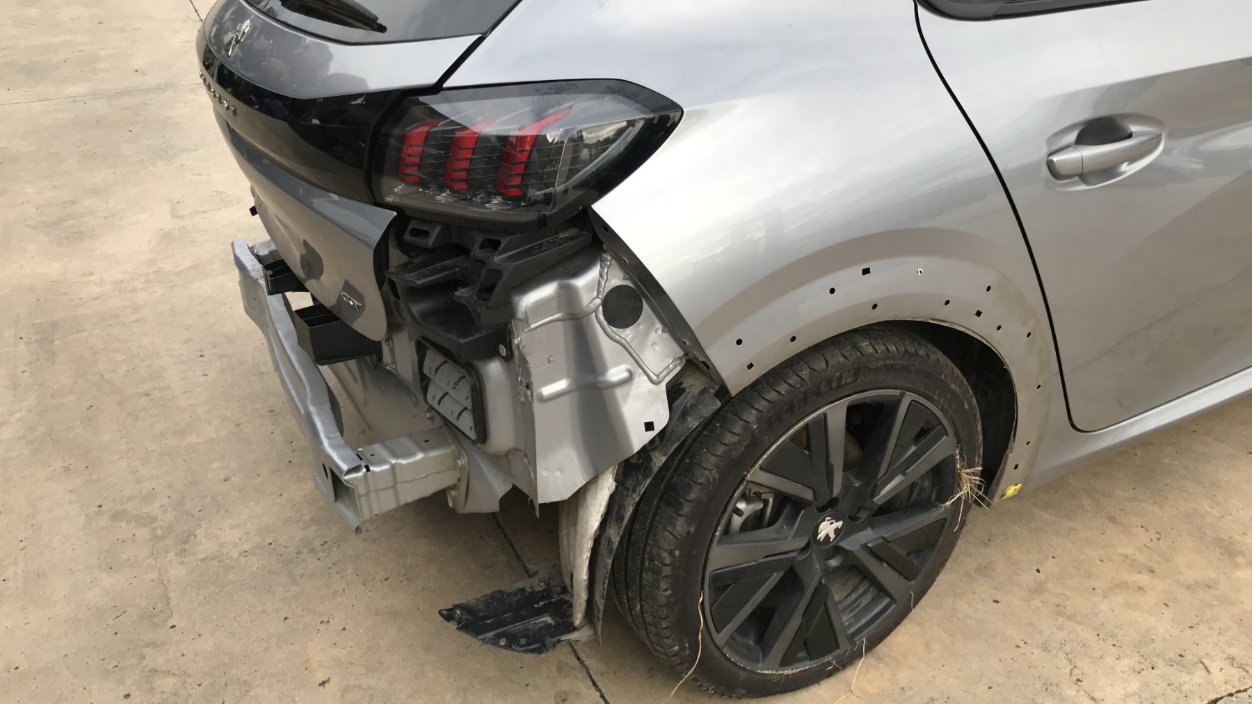 Image PEUGEOT 208 2