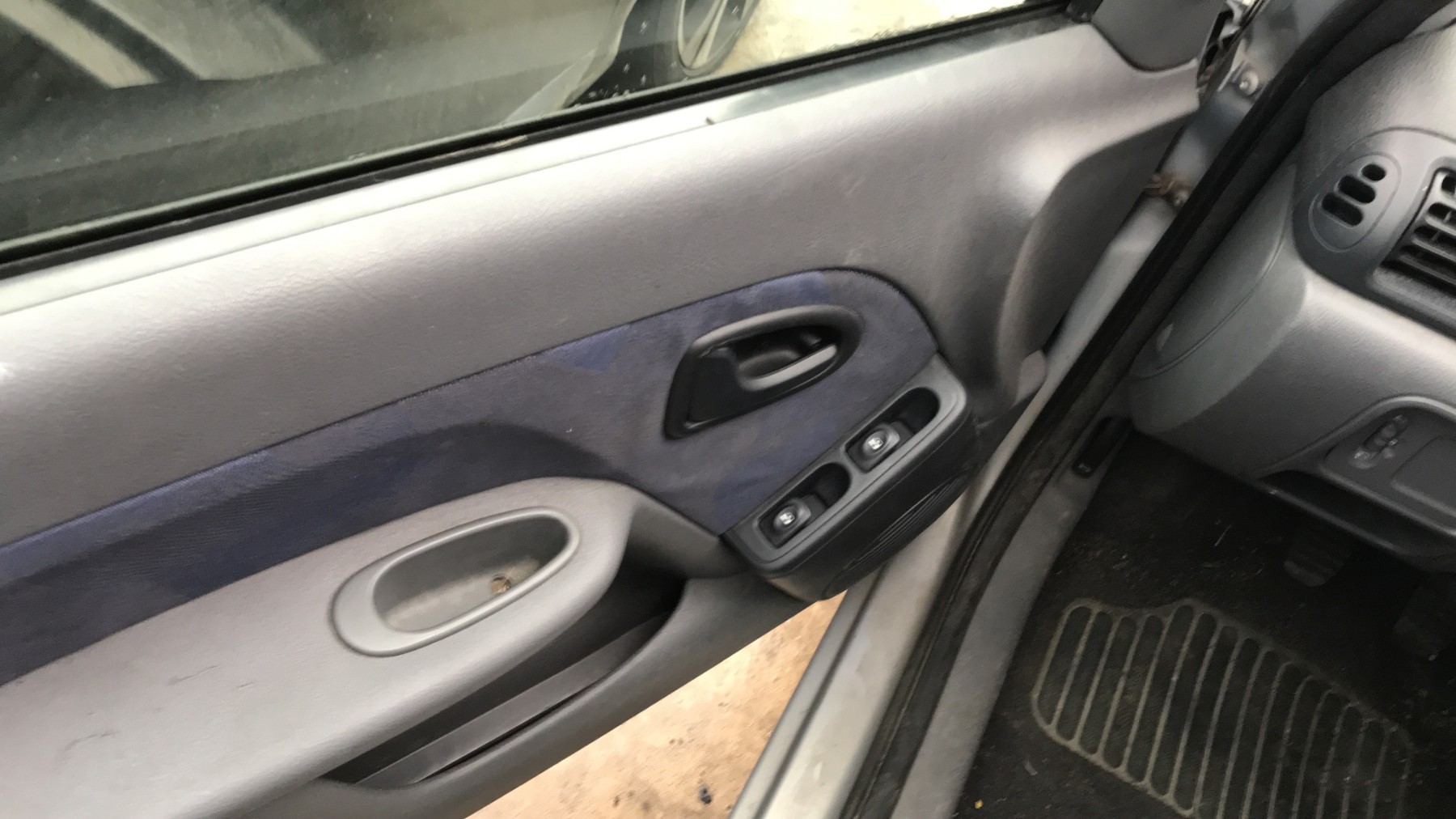 Image RENAULT CLIO 2