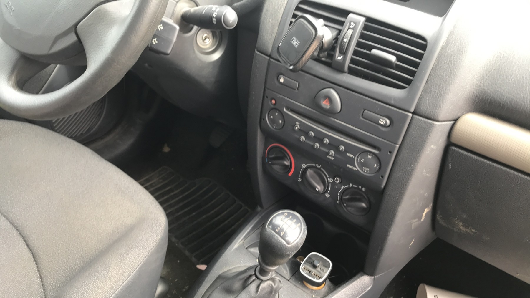 Image RENAULT CLIO 2