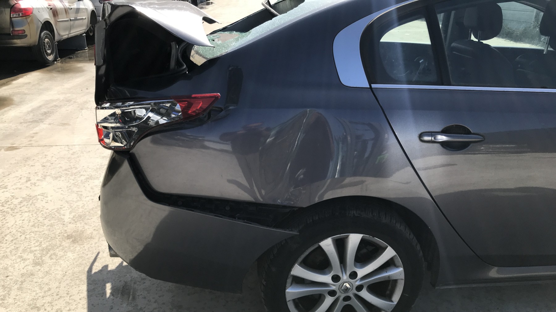 Image RENAULT LATITUDE
