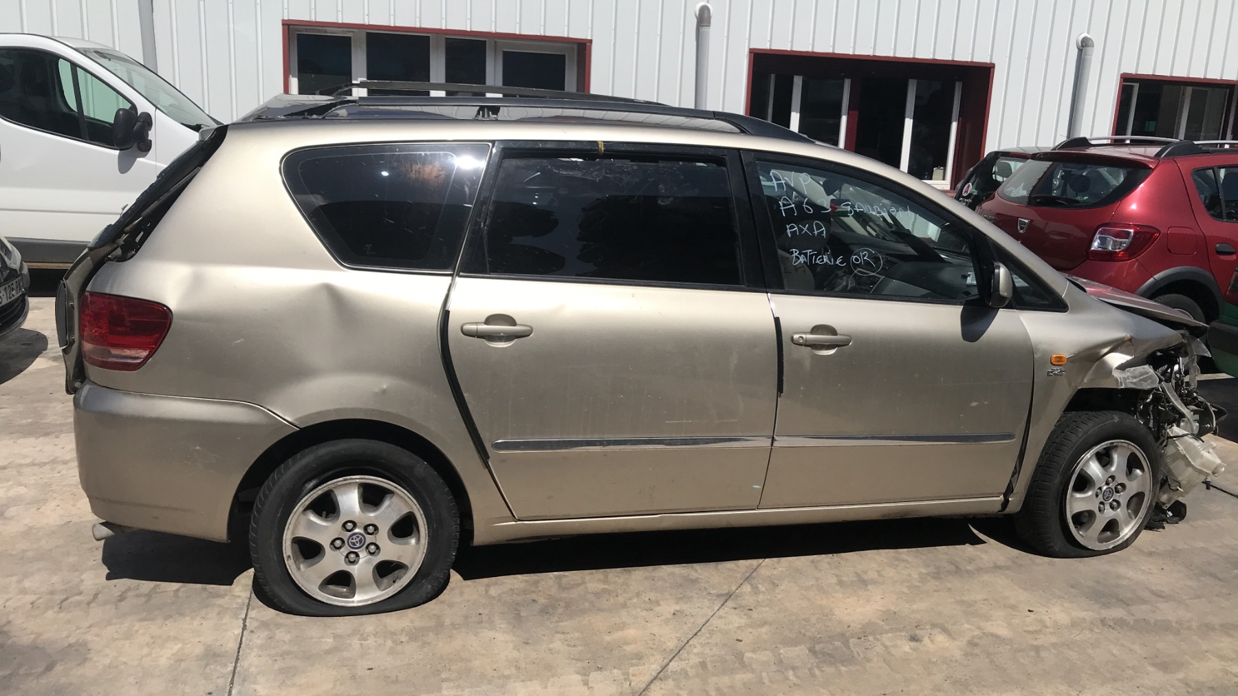 Image TOYOTA AVENSIS VERSO