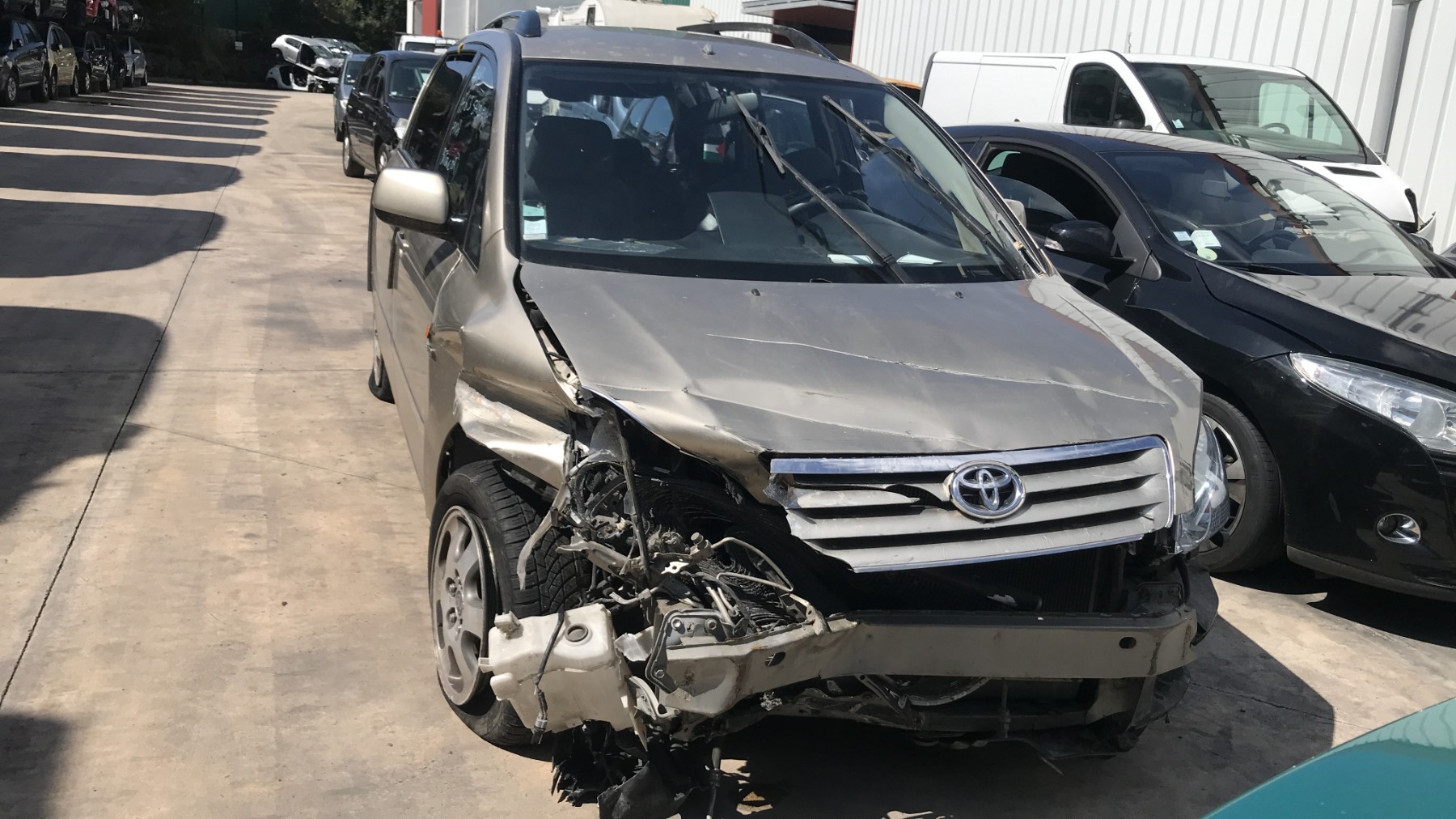 Image TOYOTA AVENSIS VERSO
