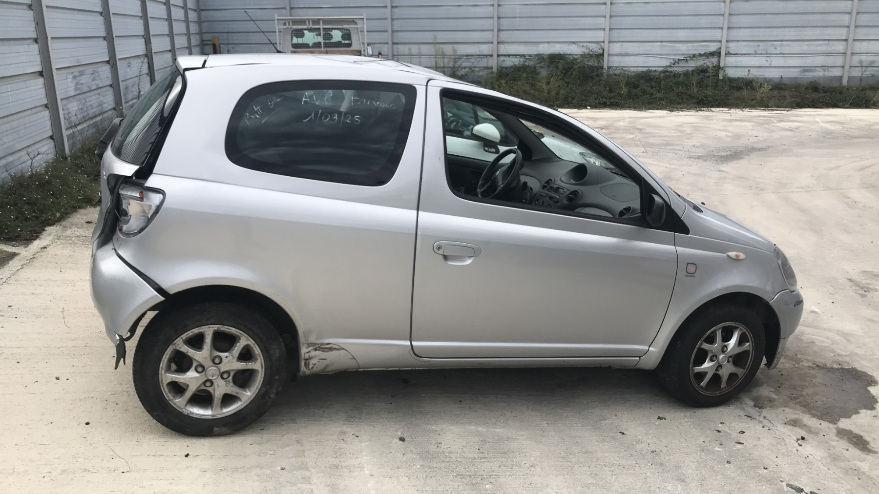Image TOYOTA YARIS 1