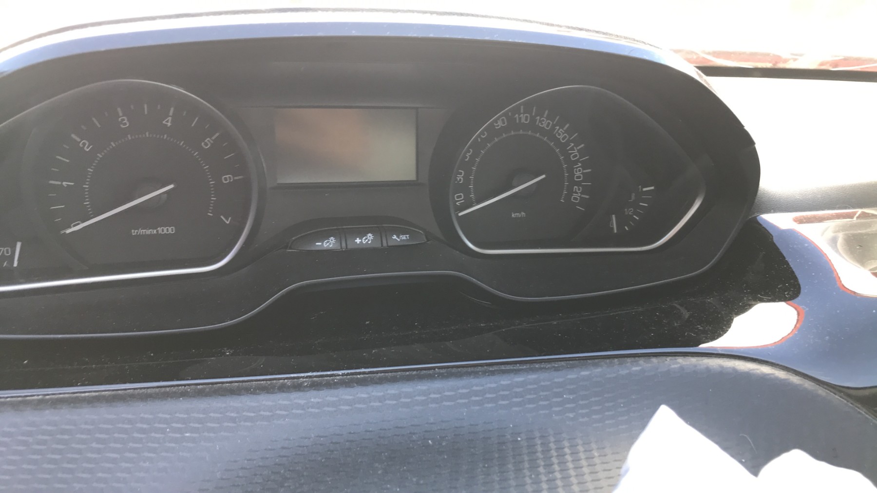 Image PEUGEOT 2008 1