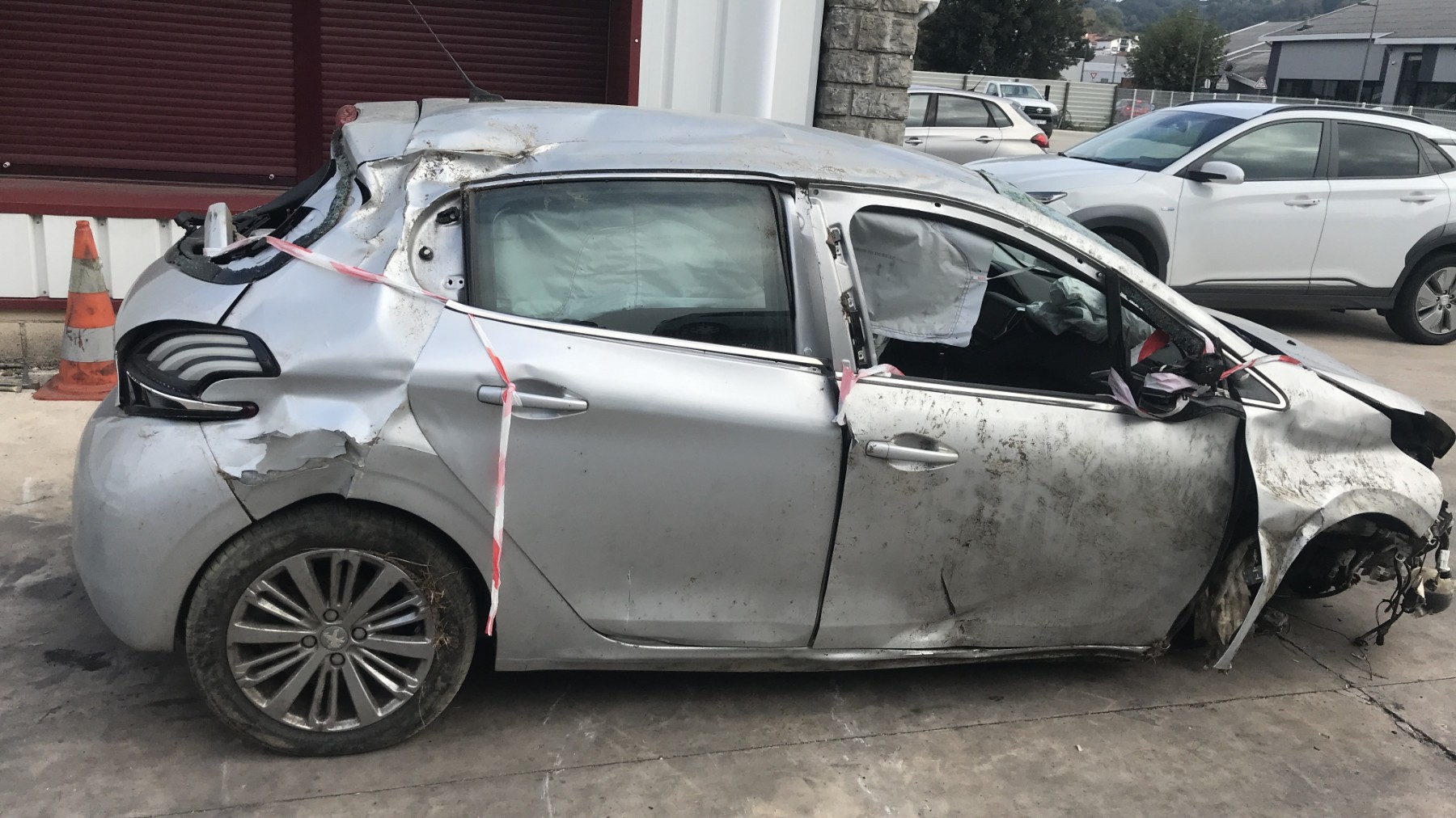 Image PEUGEOT 208 1