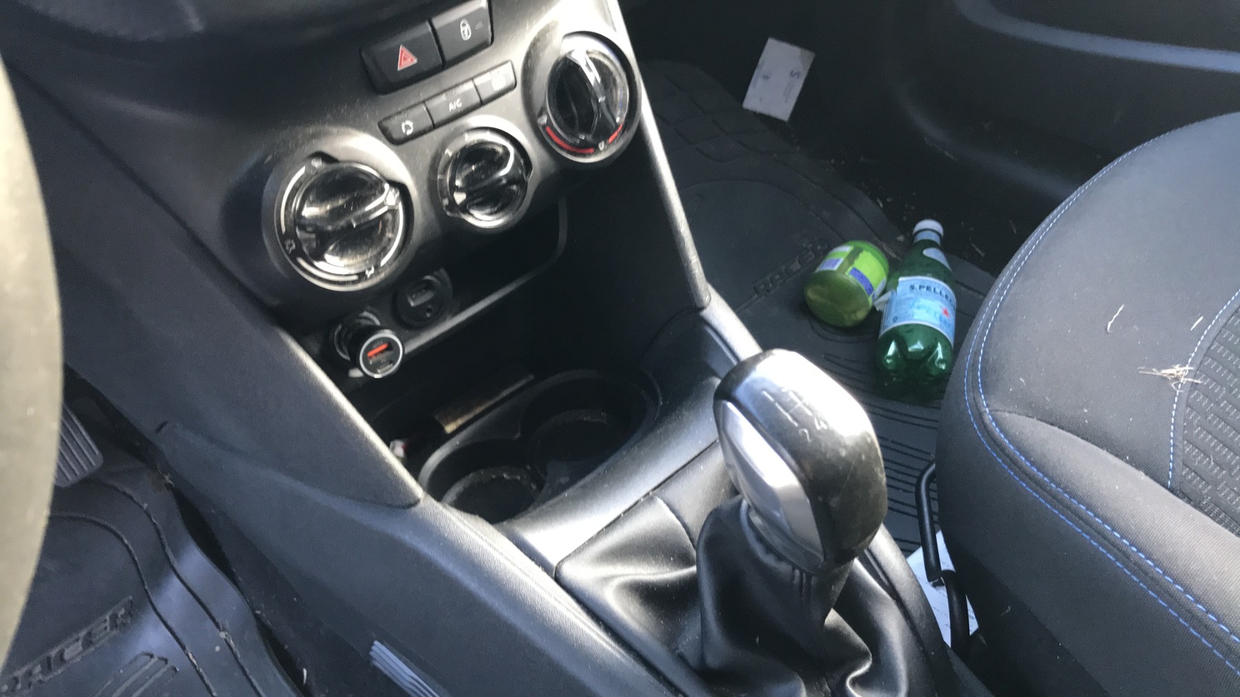 Image PEUGEOT 208 1