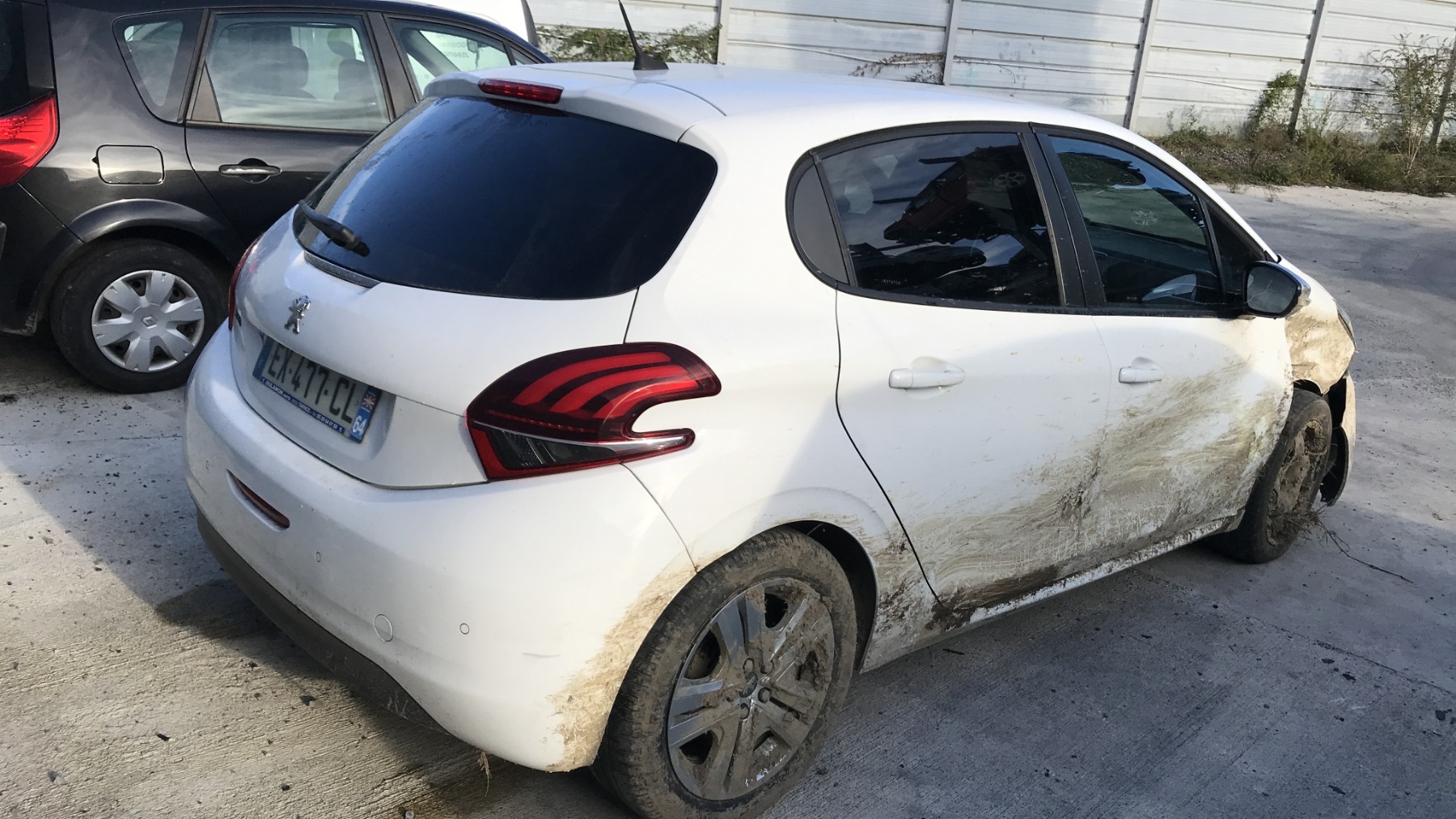 Image PEUGEOT 208 1