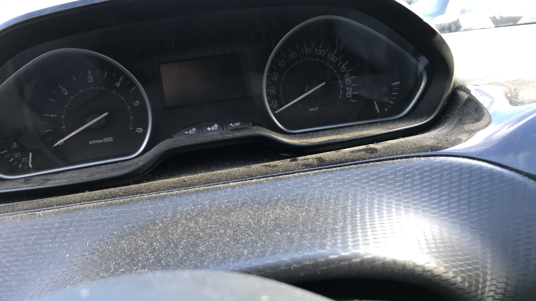 Image PEUGEOT 208 1