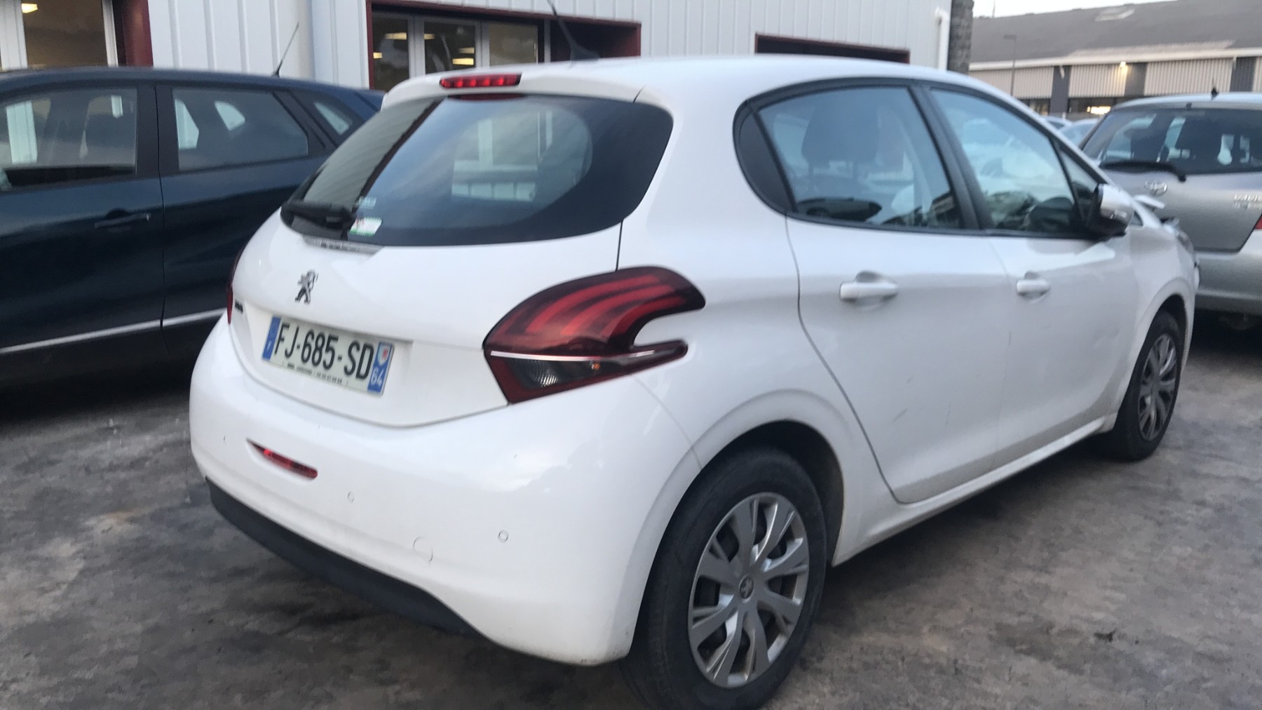 Image PEUGEOT 208 1