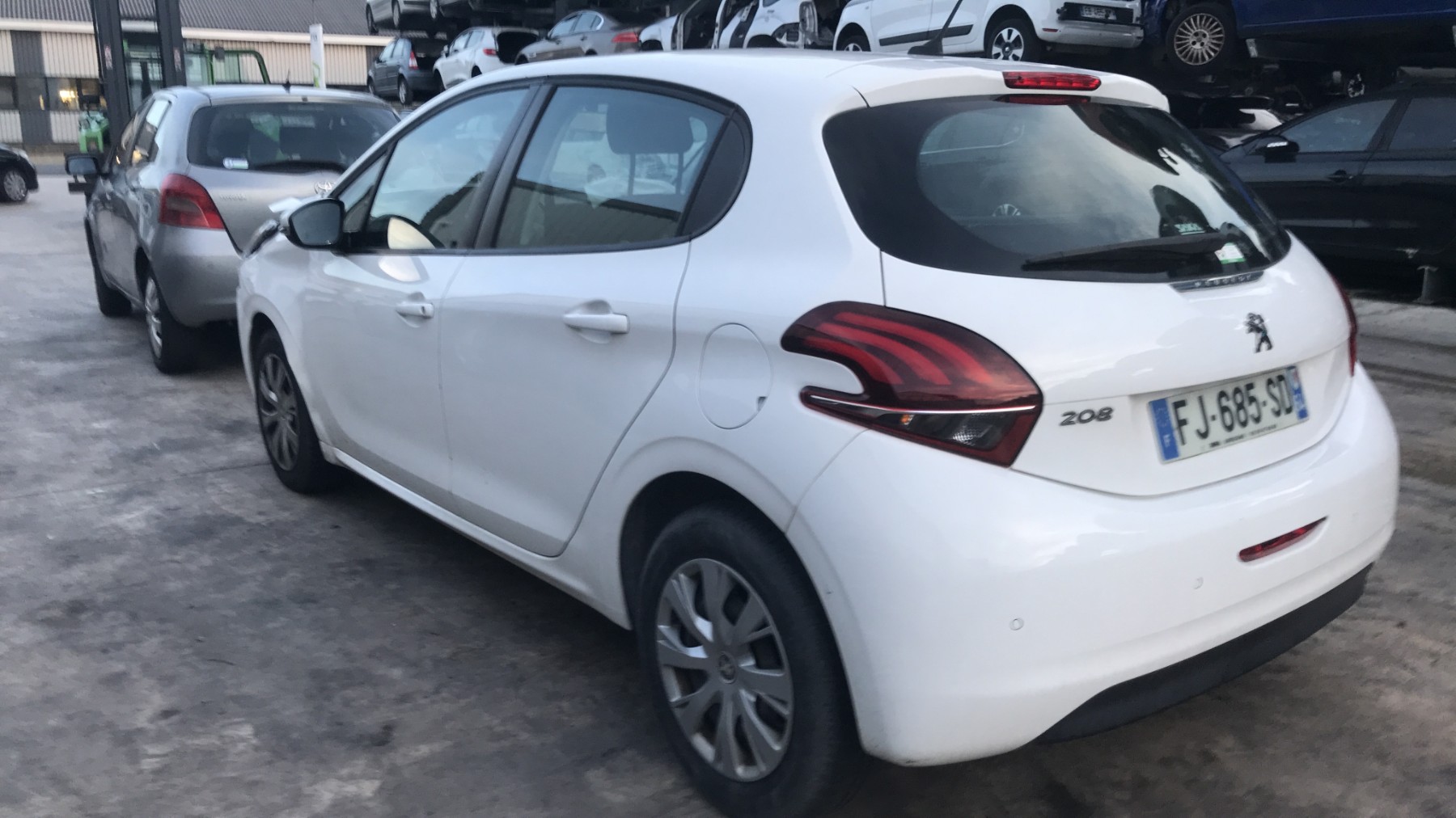 Image PEUGEOT 208 1