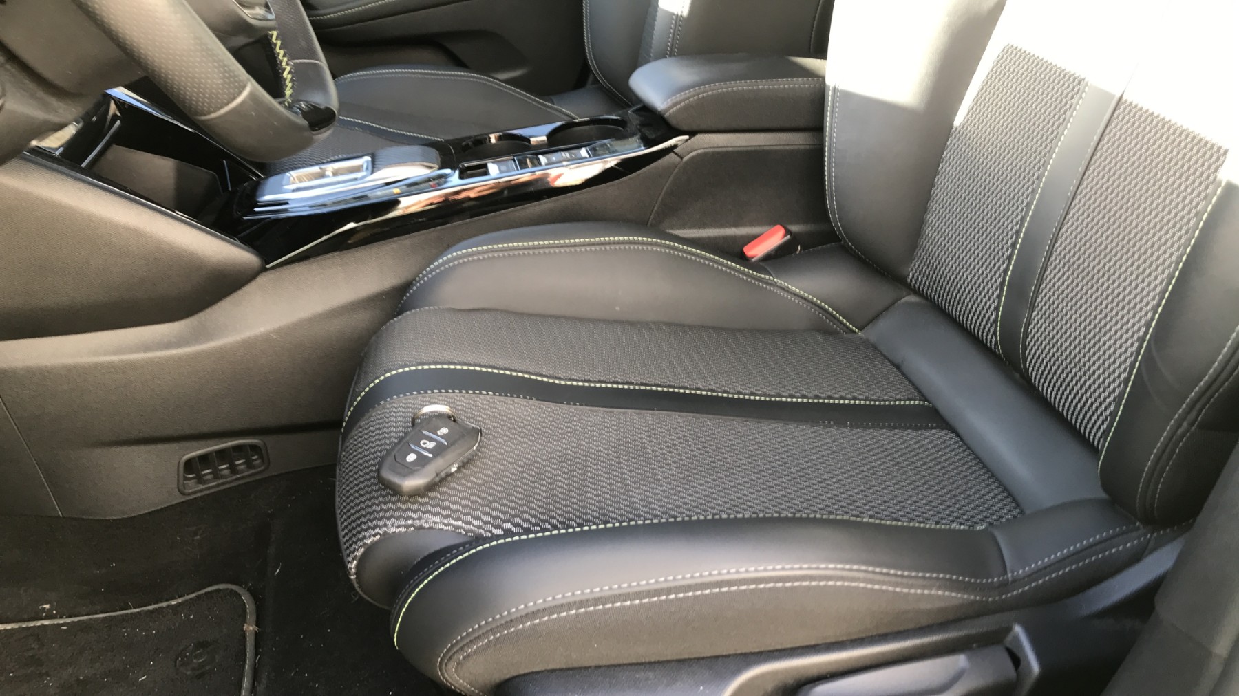 Image PEUGEOT 208 2