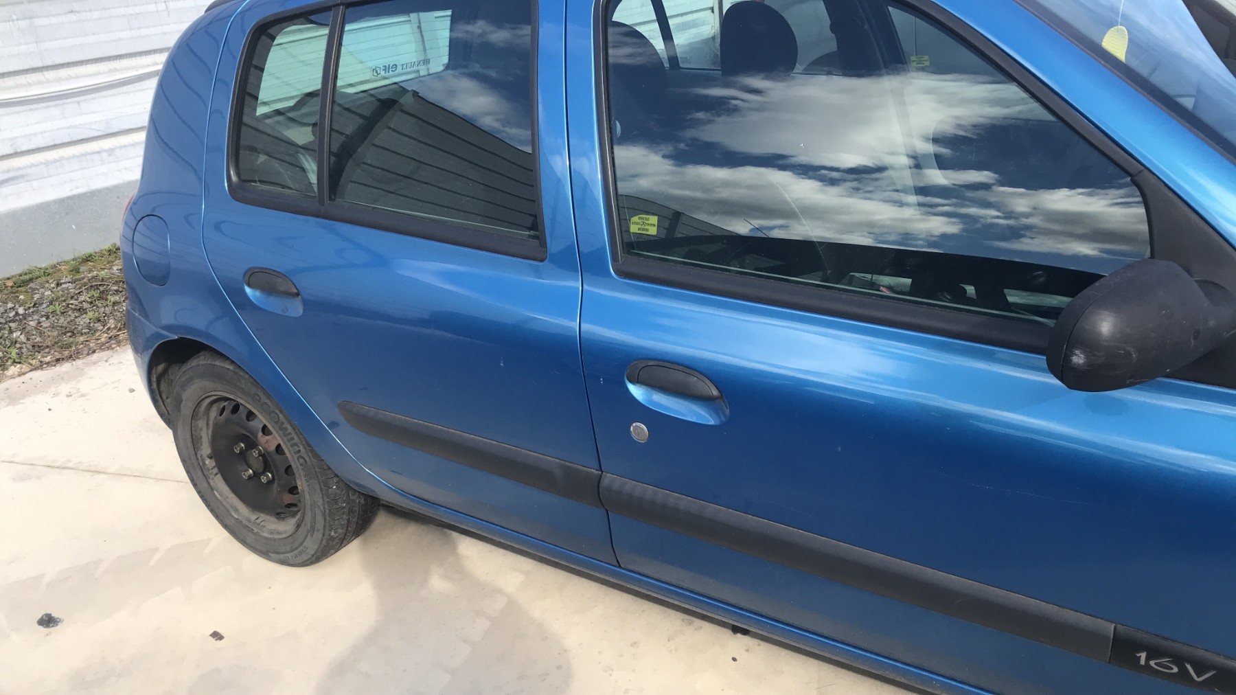Image RENAULT CLIO 2