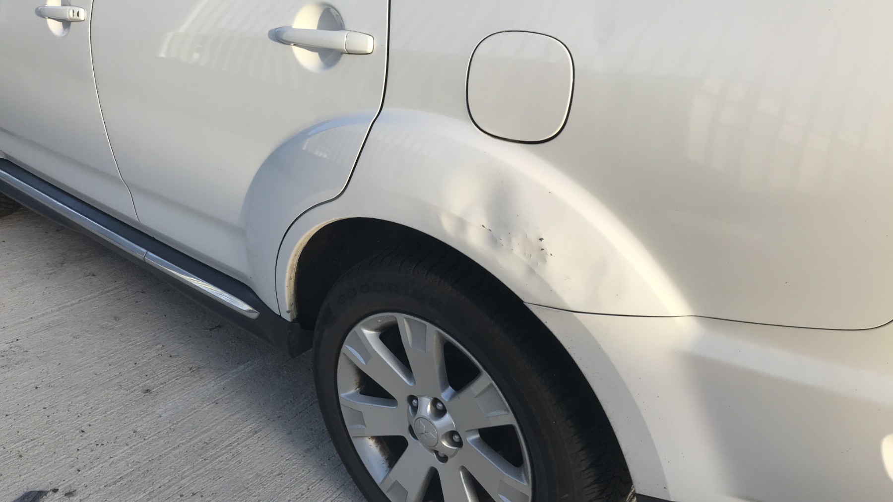 Image MITSUBISHI OUTLANDER 2